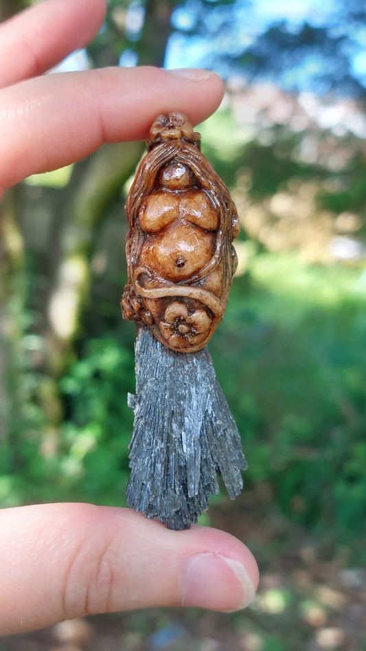 black kyanite empowerment goddess
