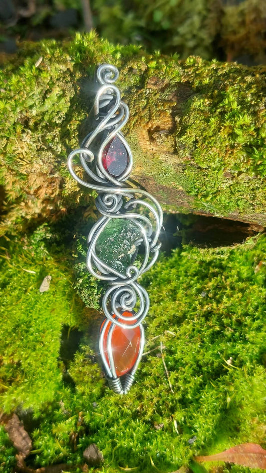 Sterling Silver Tripple Goddess Energy Token With Moldavite, Carnelian & Garnet✨️