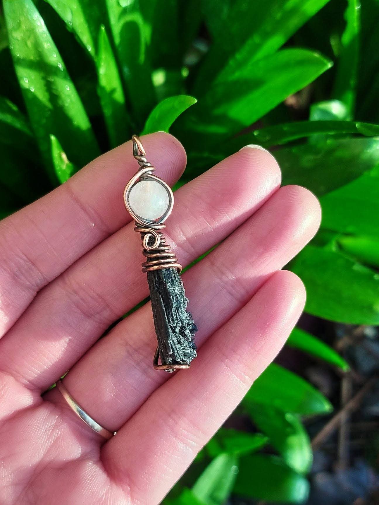 Mini Kyanite Protection Broom With Snow Quartz