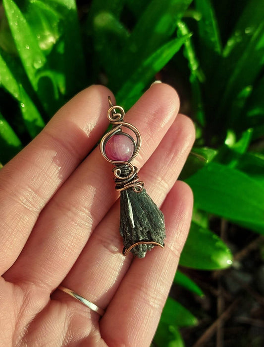 Mini Kyanite Protection Broom With Purple Banded Agate ✨️